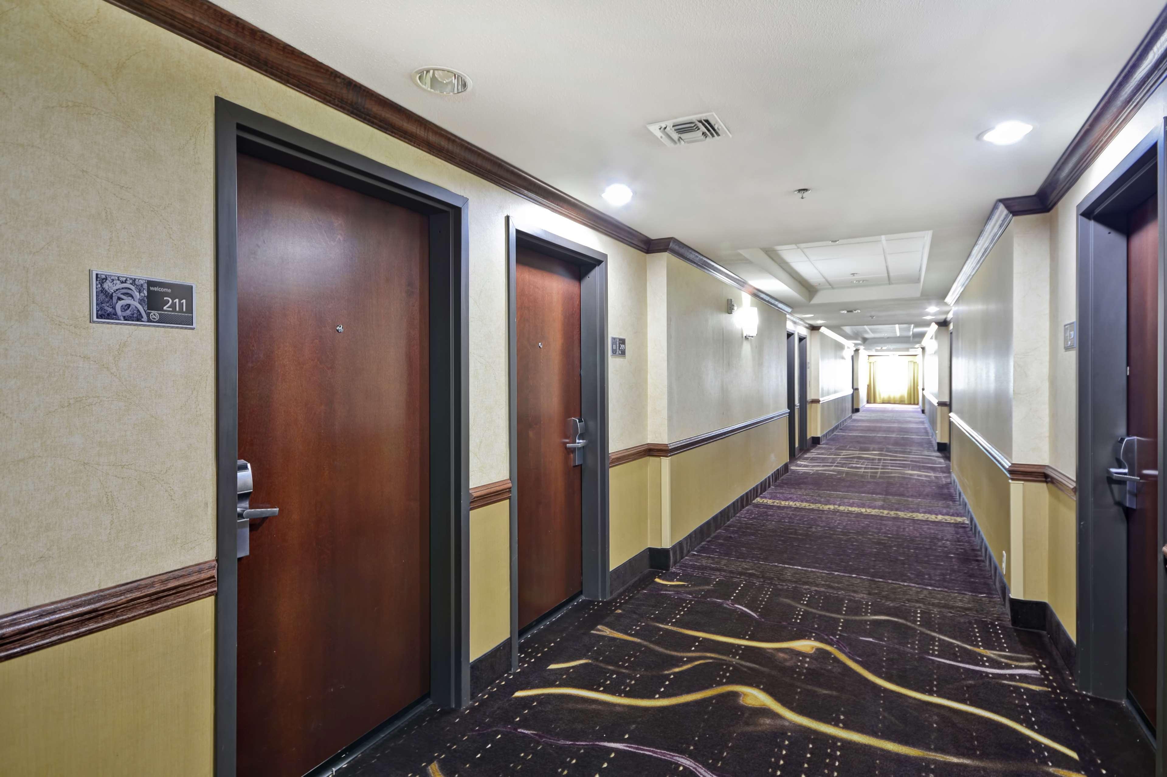 Hampton & I-37 - Navigation Boulevard 3*