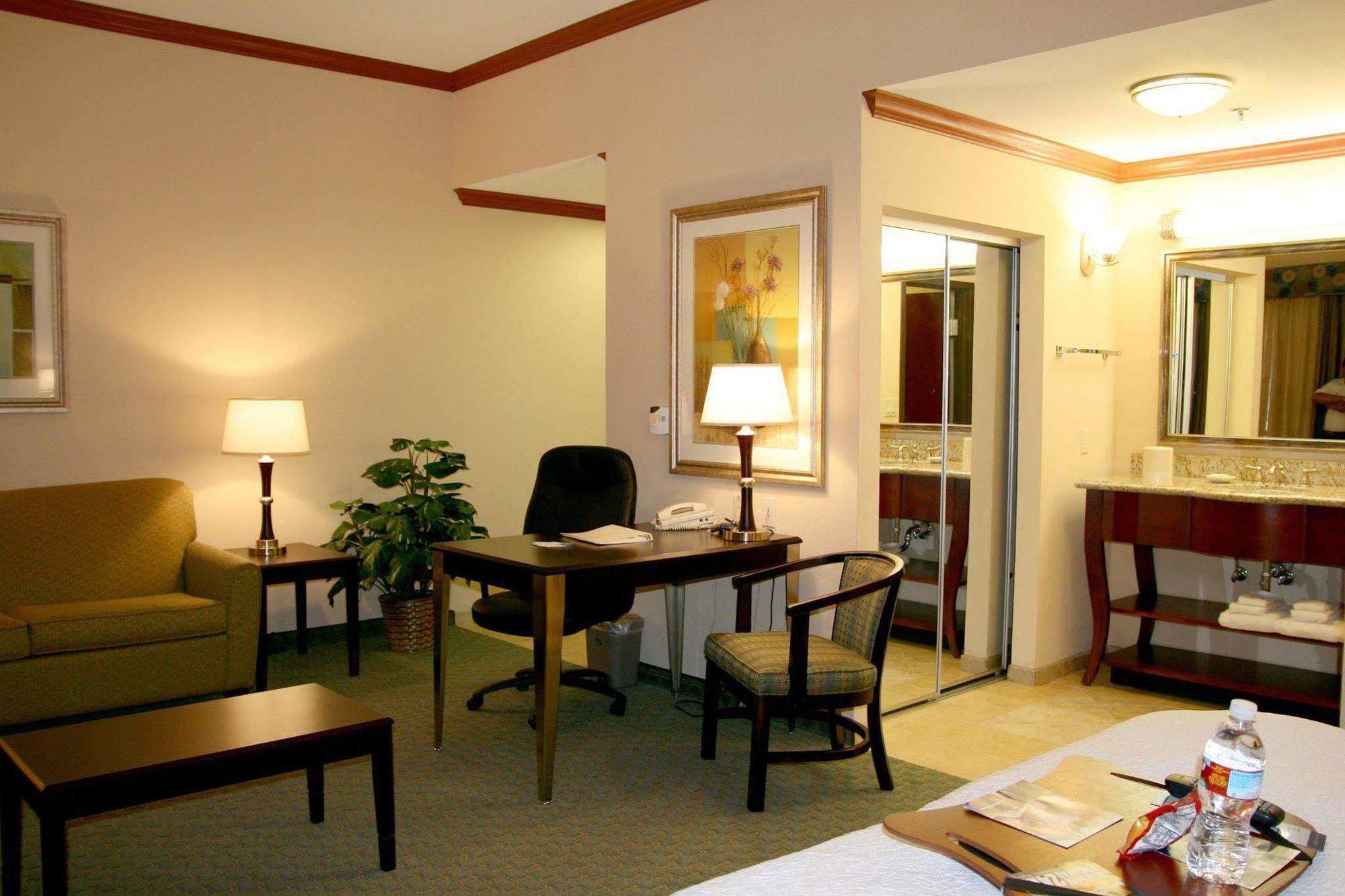 Hotel Hampton & I-37 - Navigation Boulevard 3*